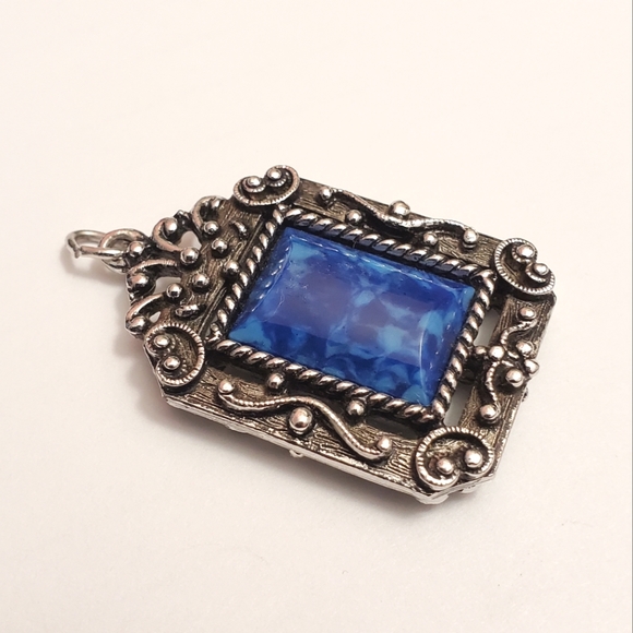 💙 FREE in bundle 💙 Vintage Sarah Coventry - Double sided Roman Holiday pendant - Picture 4 of 6